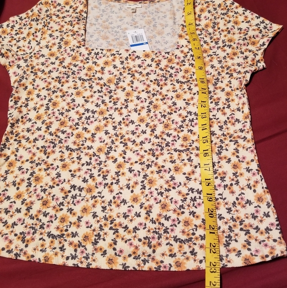 2/$10 Cute, Summer Shirt! Cool and flowy! - Picture 7 of 8